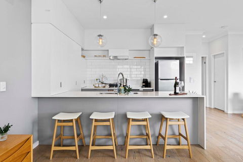 Stylish 3BD Townhouse Camp Hill, Sleeps 8, Wifi, Parking - Melbourne Tourism 2