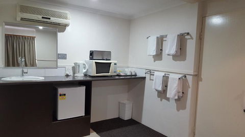 The Commercial Hotel Motel - Melbourne Tourism 2