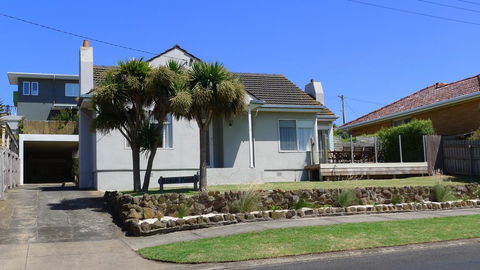 BEACHPOINT COTTAGE - Melbourne Tourism 0