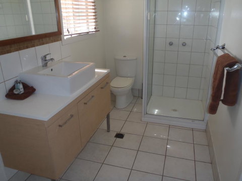 Beachside Holiday Units - Melbourne Tourism 1