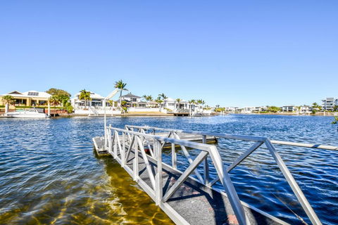 Beautiful Waterfront Home- CHELSEA - Melbourne Tourism 1