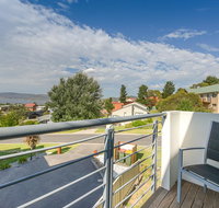 Beloka Close - Modern spacious and pet friendly accommodation - Melbourne Tourism