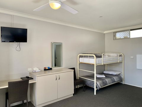 Bermagui Beach Hotel - Melbourne Tourism 1