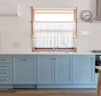 Bird In Hand Cottage Port Noarlunga - Melbourne Tourism