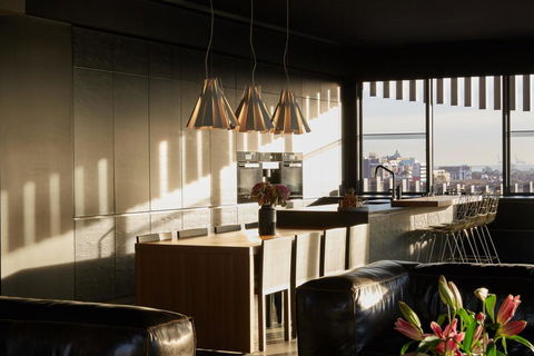 Birdcage Penthouse Luxury Melbourne Ultra Modern Industrial Chic - Melbourne Tourism 3