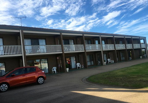 Black Swan Motor Inn - Melbourne Tourism 1