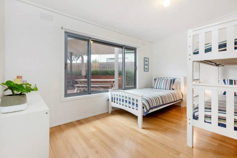 Blairgowrie Beach Retreat - Melbourne Tourism 3