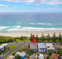 Blue Pacific 2 - Across the road from Pippi Beach - Melbourne Tourism
