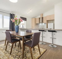 Blue Rosella on Piper - Melbourne Tourism