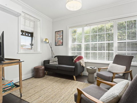 Bluestone Cottage Launceston-hosted By: LAbode - Melbourne Tourism 3