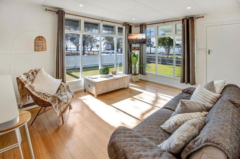 The Shack - Melbourne Tourism 0