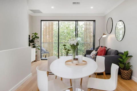 The West On Daphne Kurralta Park - Melbourne Tourism 2