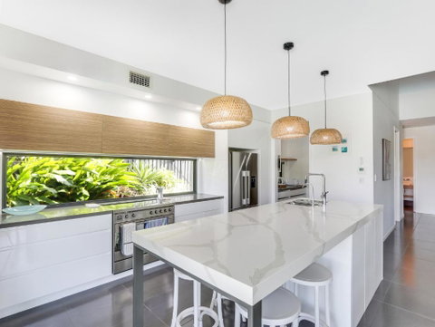 WATERFRONT HOME BORDERING MOOLOOLABA - Melbourne Tourism 3