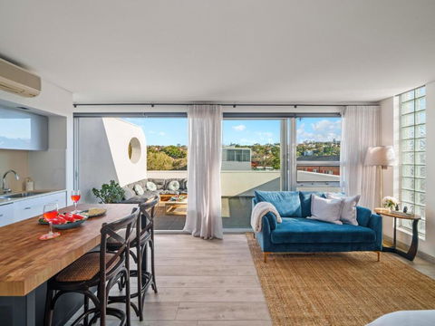XQ Collection La Casa De Frida - Modern Studio With Balcony - Melbourne Tourism 2