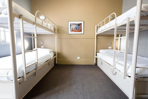 YHA Melbourne Central - Melbourne Tourism 3