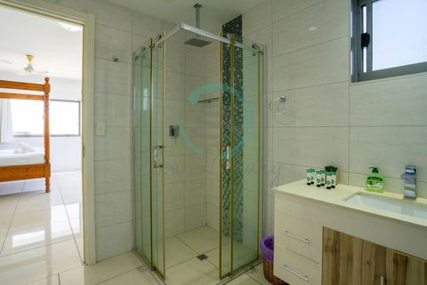 Zen At Mitchell - Unique 2-BR Rooftop Apt In CBD - Melbourne Tourism 3