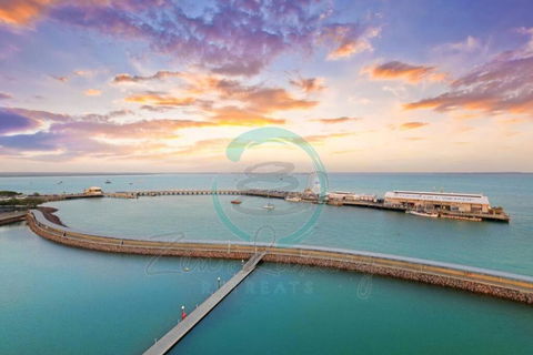 ZEN POINT PENTHOUSE 3-BR Executive W/front Retreat - Melbourne Tourism 1