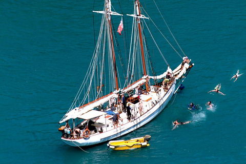 Whitehaven Beach Sailing And Snorkeling Cruise - Melbourne Tourism 3