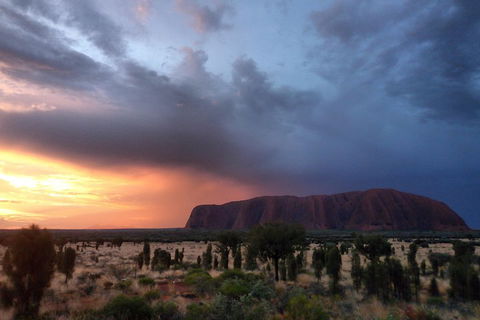 Uluru Small Group Tour Including Sunset - Melbourne Tourism 4