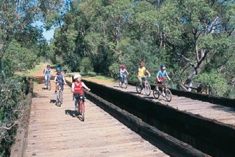 Perth Hills - Wildlife, Art & Gastronomy - Melbourne Tourism 2