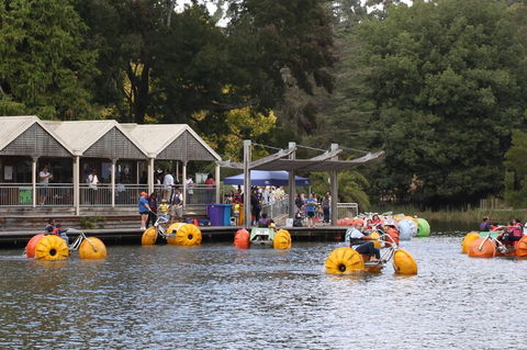 Yarra Valley, Dandenong Ranges Inc. Lunch With Wine,plus Morning Tea,chocolate - Melbourne Tourism 1