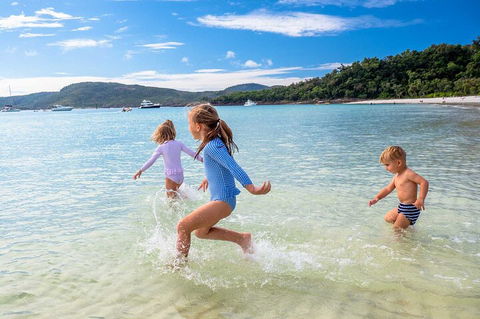 Whitehaven Beach And Daydream Island Cruise - Melbourne Tourism 3